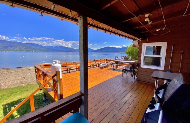 Cozy Beachfront Cabin