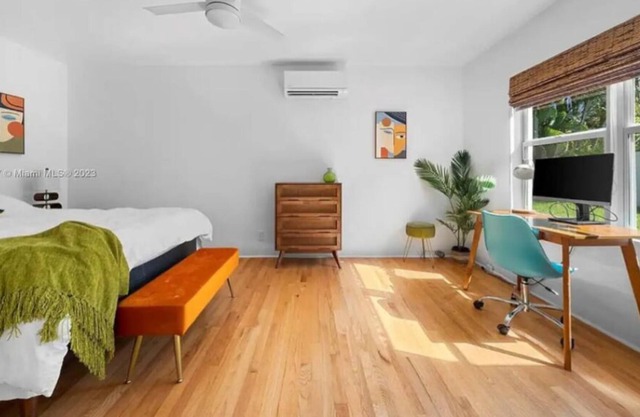 Cozy beachhouse w/parking in Victoria Park! Walk 2 LasOlasBlvd & mins to Beaches