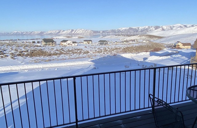Cozy Bear Lake Retreat