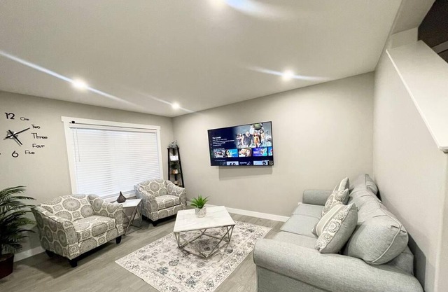 Cozy & Beautiful House in Regina