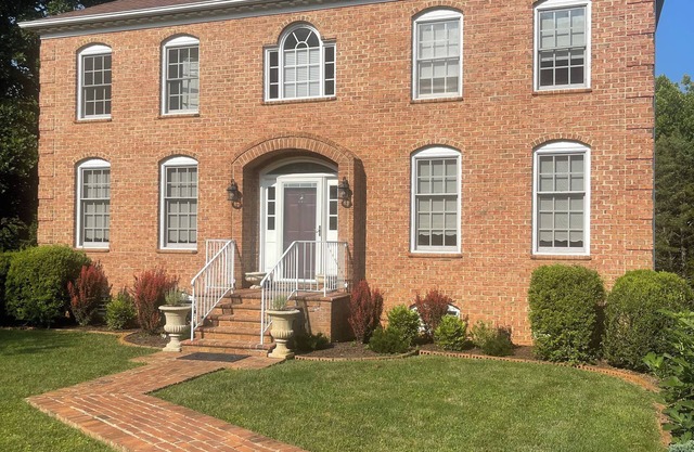 Cozy Bed and Breakfast in Lynchburg. Near downtown and close to everything