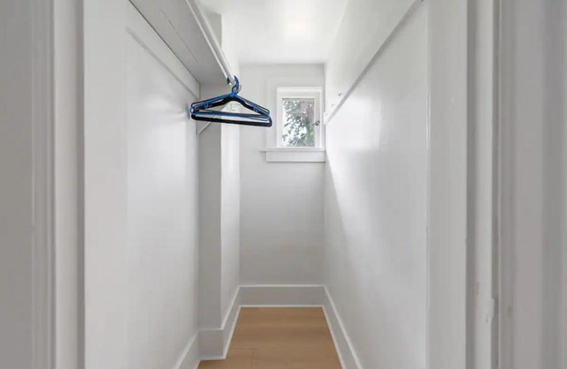 Cozy bedrooms in main floor to enjoy in vancouver