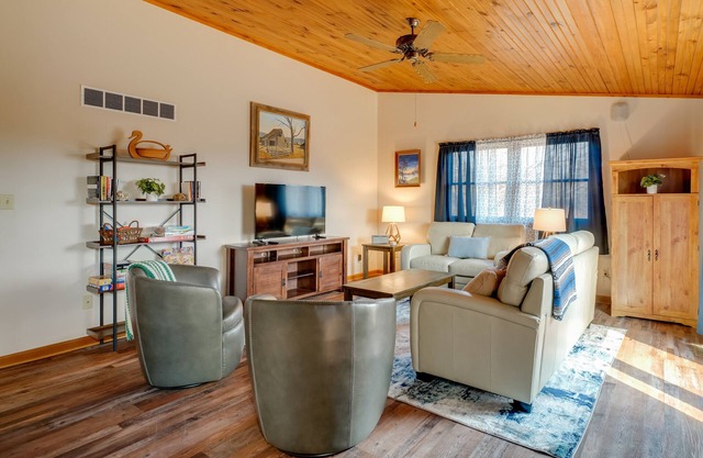 Cozy Belgrade Cottage w/ Wood-Burning Stove!