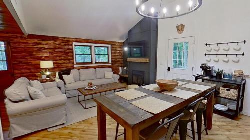 Cozy Berkshires Cabin with Lake, Beach, Hot Tub, Fireplace - The Wilde BNB
