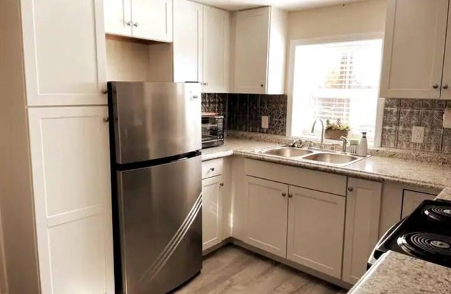 Cozy Boho Apartment. Less than a mile from WV Tech