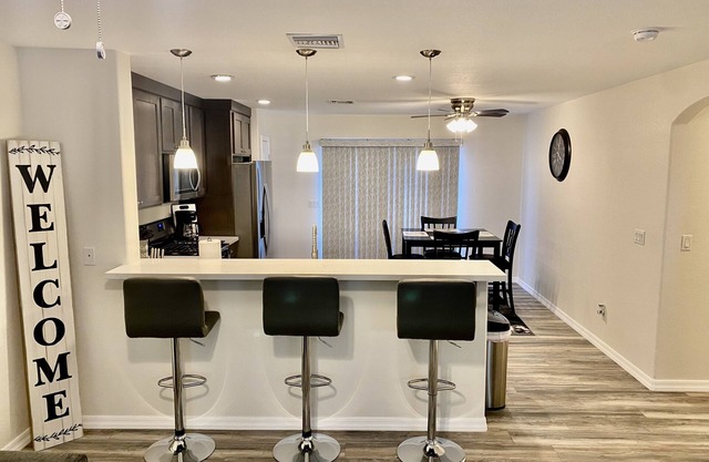 Cozy Brand NEW Home Near the Colorado River!