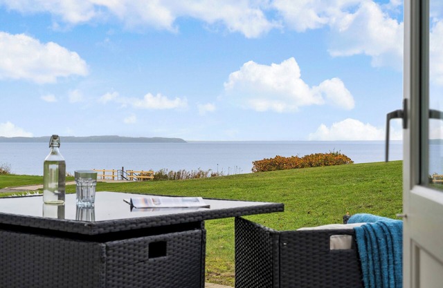 Oceanfront Apartment 12C, 2 Bedrooms, Free Parking