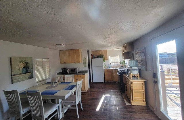 Cozy&Bright Private Home Pet Friendly central access@Zions, Bryce, Grand Canyon!
