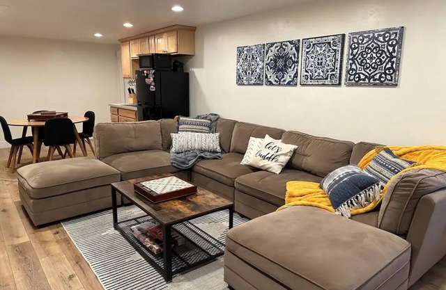 Cozy & Bright Private Basement