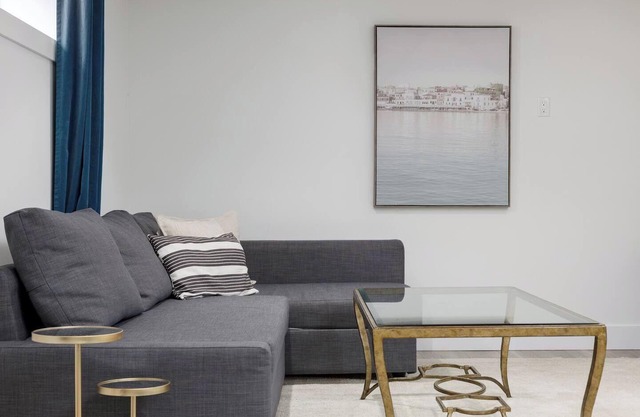 Cozy Stay Near UBC, Kits, and DT