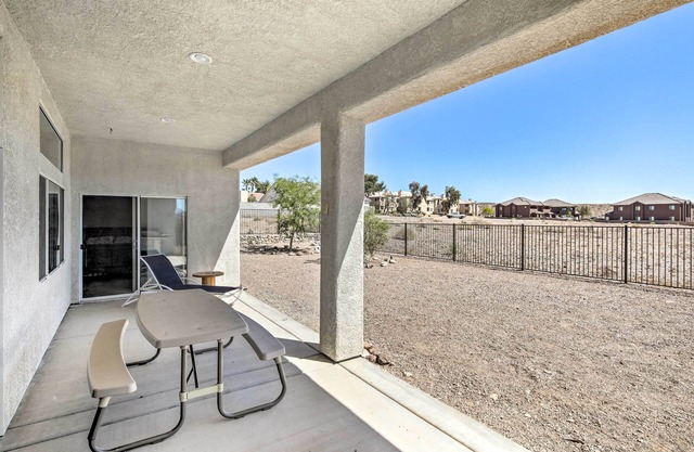 Gemütliches Bullhead City Home w / Patio & Mtn Views!