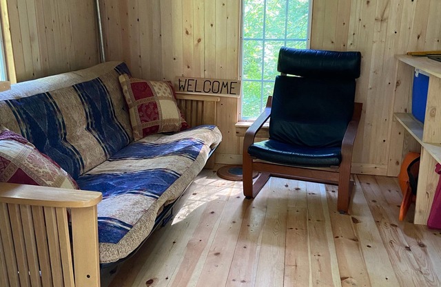 Cozy Cabin for two!