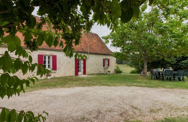Gemütliches Ferienhaus mit Garten in der Nähe von Périgueux