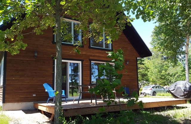 Cozy country house in a peaceful environment with a panoramic view on the river
