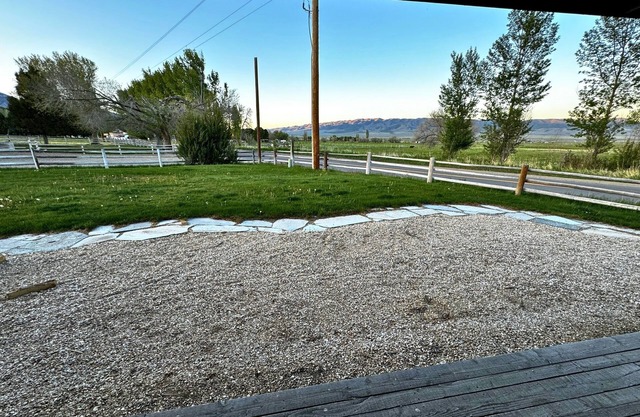 Cozy Cabin 11 at the Almo Inn near City of Rocks/Castle Rock Park in Almo, Idaho