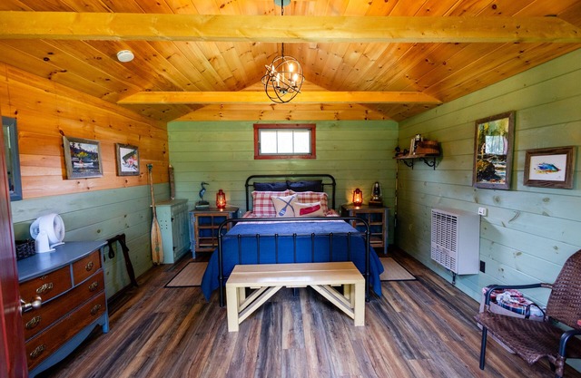 Cozy Cabin at Farm Bed and Breakfast in Maine