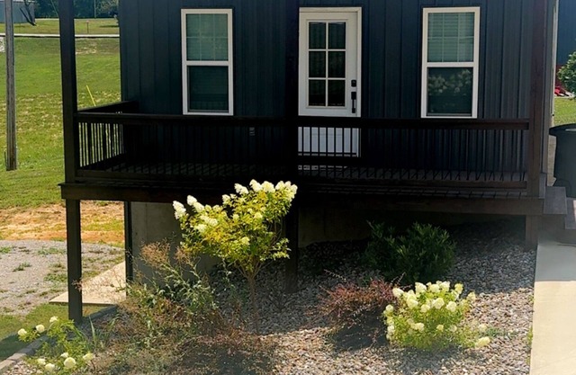 Cozy cabin close to Dale Hollow Lake State Resort Park! Cabin#2