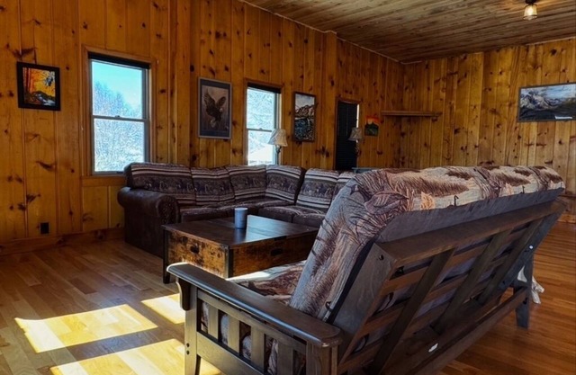 Cozy cabin conveniently located for fisherman on the Green River in Wyoming