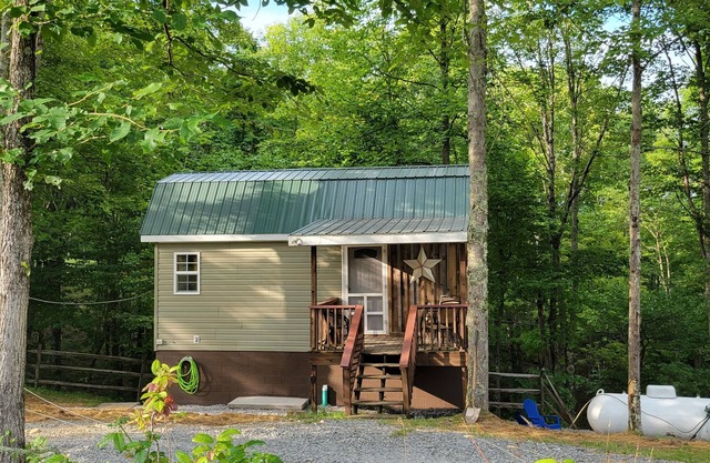 Cozy Cabin Down on the Farm