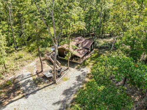 Cozy Cabin - Hot Tub - State Park - Near Lake