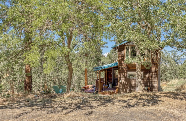 Cozy Cabin "Hygge" Getaway- Explore the Gorge