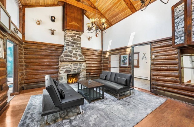 Cozy Cabin in Highland Lakes