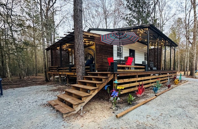 Cozy cabin in Kountze, Tx, Enjoy your own private Hot -tub.