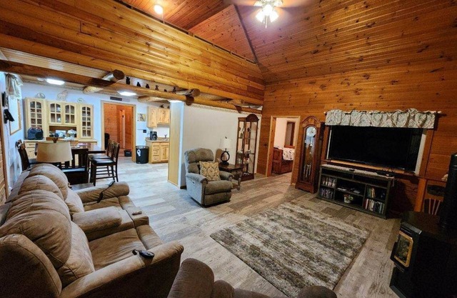 Cozy cabin in serene location minutes from Umatilla National Forest