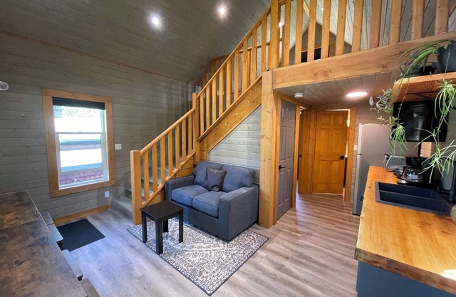 Cozy cabin in the Lardeau valley. Start your adventures here!