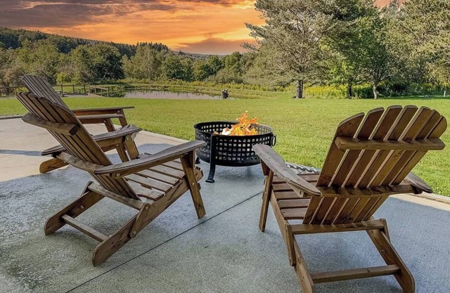 Cozy cabin in the Little Valley mountains. Only 10 minutes from Ellicottville!