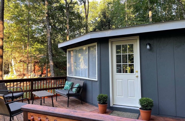 Cozy Cabin in the Woods - close to great hiking spots!