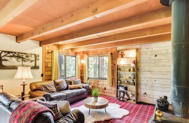 Cozy Cabin in the woods.