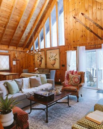 Cozy Cabin near Lake Placid, Whiteface-King, Ice Barrel, Hot Tub