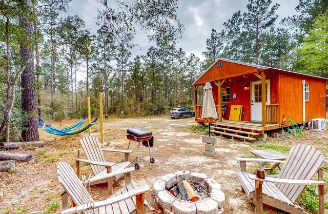 Cozy Cabin Near Lakes w/ Hammock & Outdoor Shower
