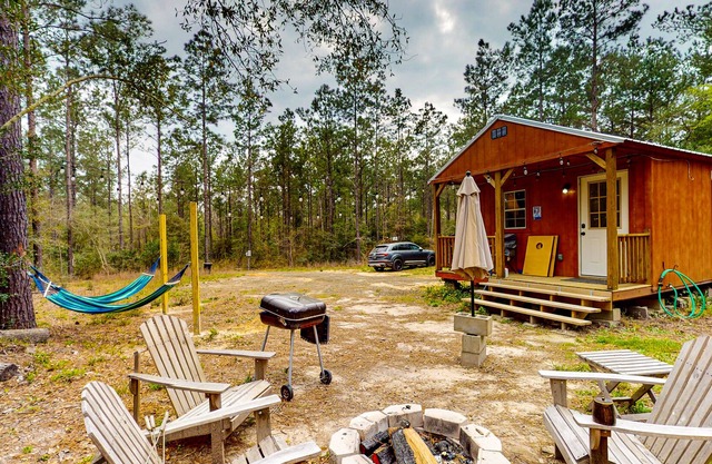 Cozy Cabin Near Lakes w/ Hammock & Outdoor Shower