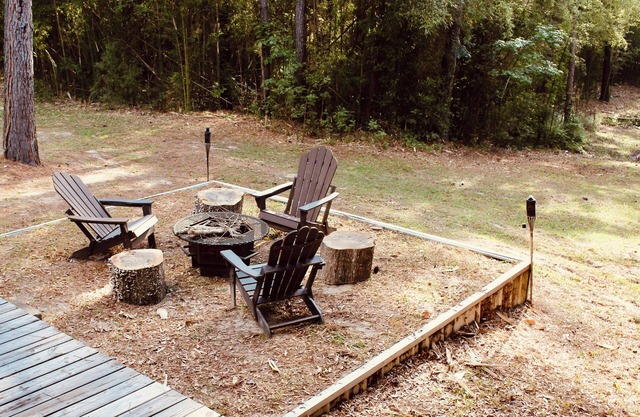 Cozy Cabin Near Rayburn - A Paradise for Anglers, Hunters & Hikers!