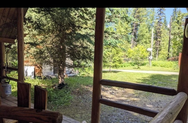 Cozy Cabin near Wells Gray