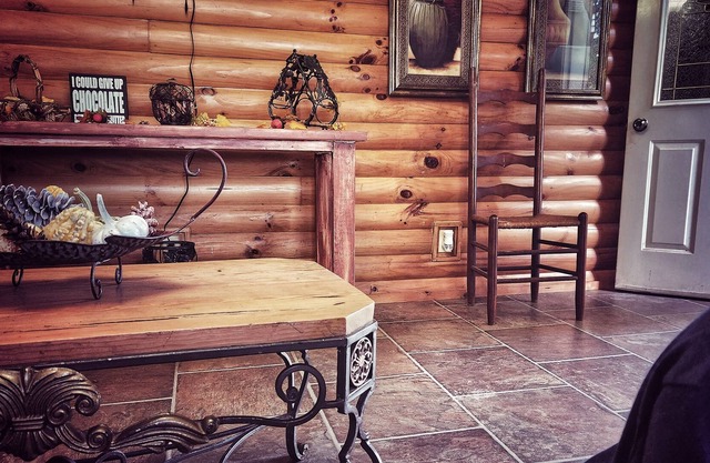 Cozy Cabin nestled in the mountains