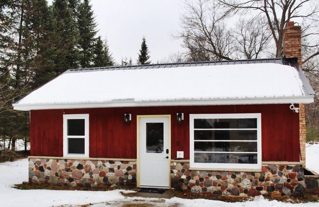 Cozy Cabin Nestled on 3 Acres
