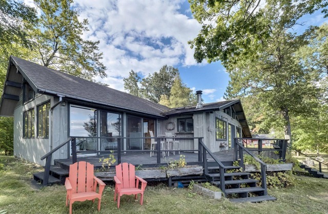 Cozy cabin nestled on the shores of Lake Champlain