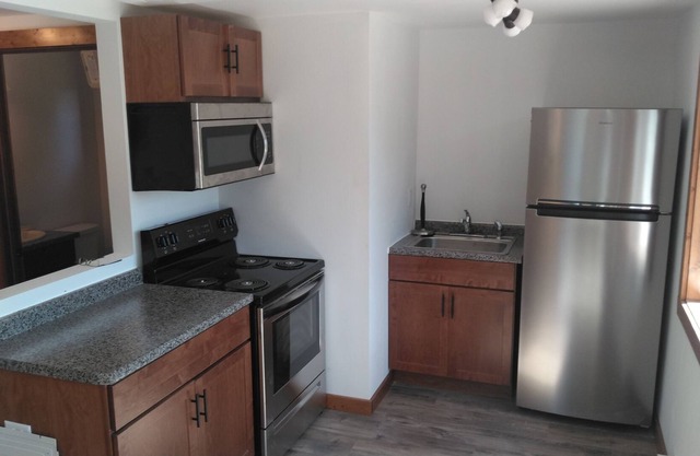 Cozy cabin on Castle Rock lake