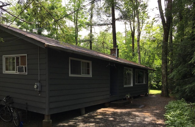 Cozy Cabin on Lake Mahkeenac