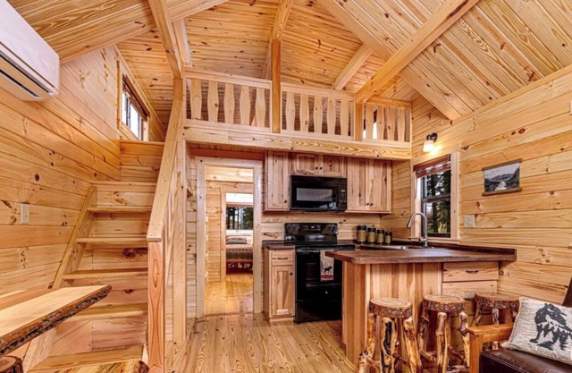 Cozy Cabin on Seneca Wine Trail Vineyard/Lake View 2