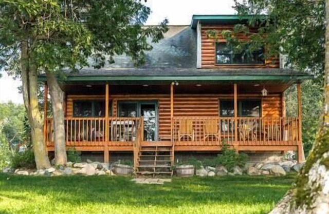 Cozy cabin on Upper Red Lake
