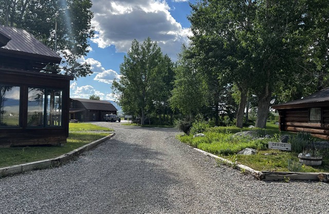 Cozy cabin that sit's on 100 acres right outside of Kremmling Co