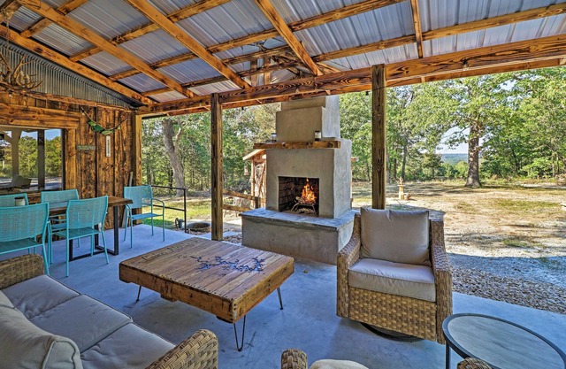 Cozy Cabin w/ Backyard Oasis: 11 Mi to Marina