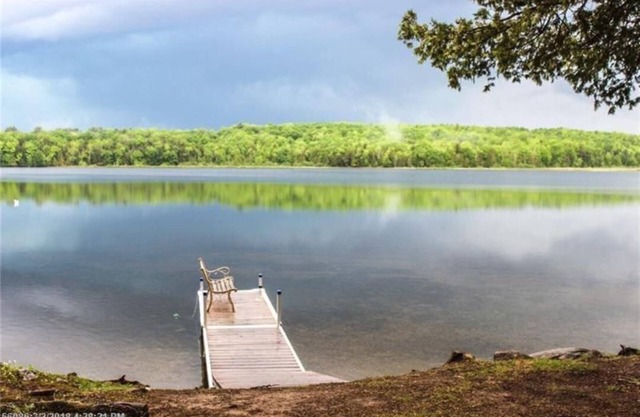 Gemütliche Hütte mit 200 'von Waterfront auf Whites Pond