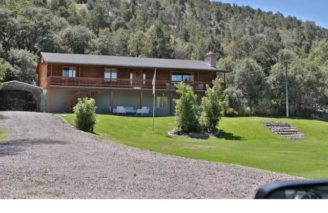 Cozy cabin with abundant wildlife and recreation