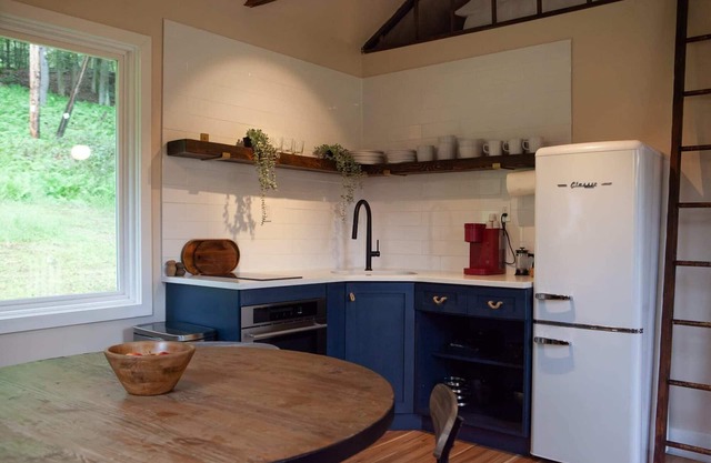 Cozy Cabin with Hot Tub, Minutes From Minnewaska State Park