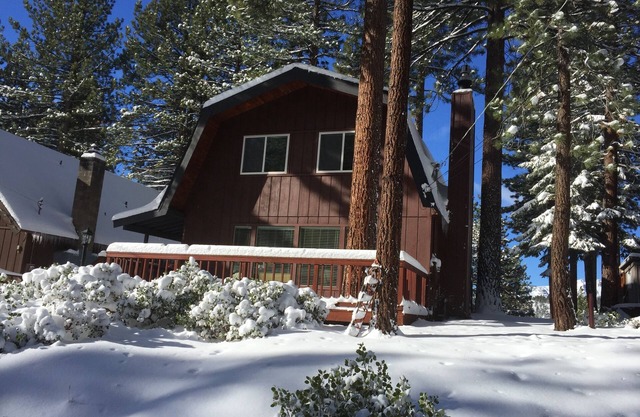Berghütte mit Blick auf die Berge El Dorado County Permit # VHR18-0336